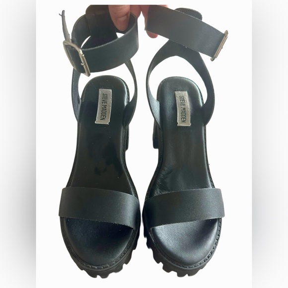 STEVE MADDEN Women’s Lug Heel Black Sandal - size 8 - Picture 3 of 5